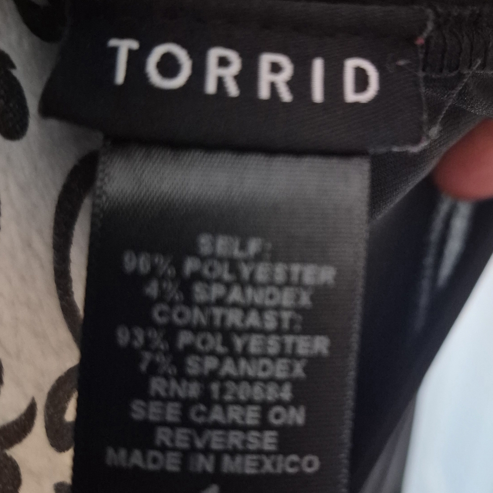 Torrid Black and White Floral Top - Picture 4 of 4